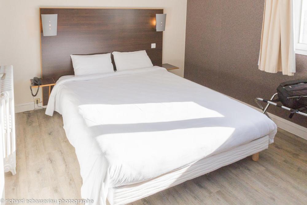 לה-רוש-סור-יון Hotel De La Vendee מראה חיצוני תמונה